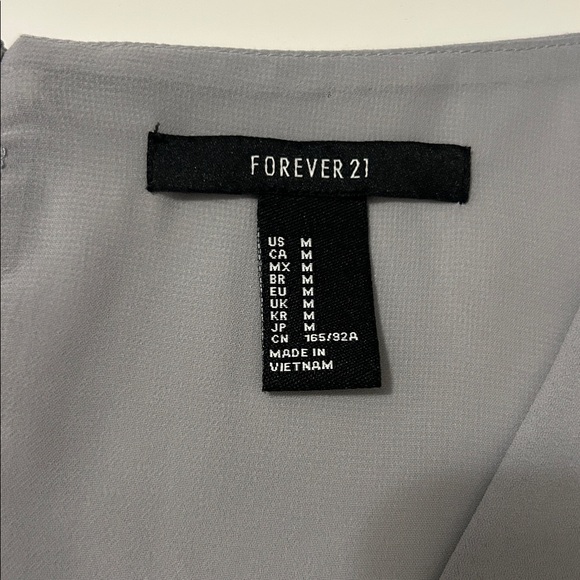 Forever 21 Women’s Gray V-Neck Sleeveless Blouse M - Picture 4 of 8